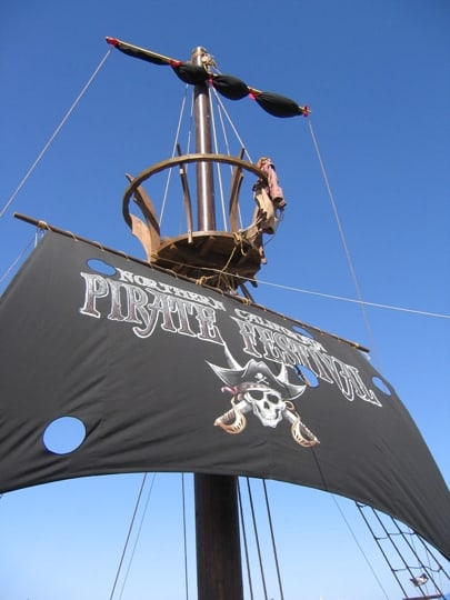 Pirate mast